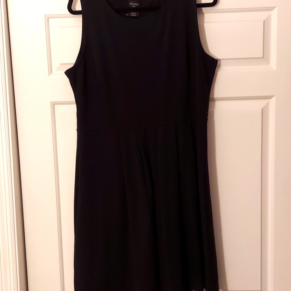 Sleeveless dress